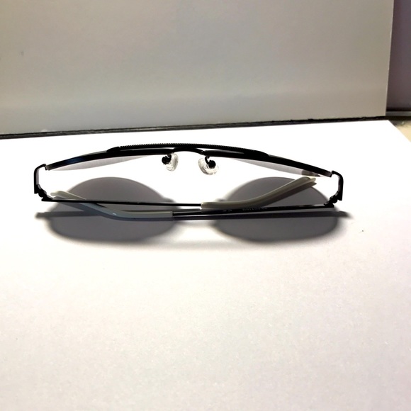 REACTION KENNETH COLE BLACK AVIATOR SUNGLASSES - Picture 3 of 16